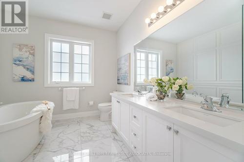 430 Wheat Boom Drive, Oakville, ON - Indoor Photo Showing Bathroom