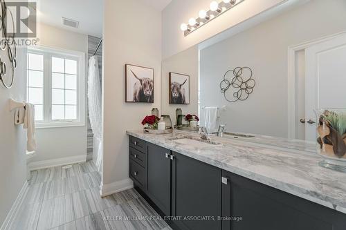 430 Wheat Boom Drive, Oakville, ON - Indoor Photo Showing Bathroom