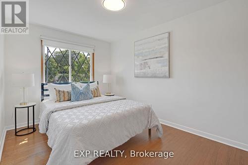 846 Mississauga Valley Boulevard, Mississauga, ON - Indoor Photo Showing Bedroom