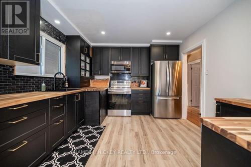 18 Claremount Road, Deep River, ON - Indoor Photo Showing Kitchen