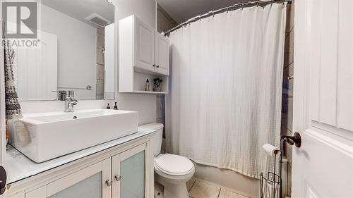 15 Wickham Place, St. John'S, NL - Indoor Photo Showing Bathroom