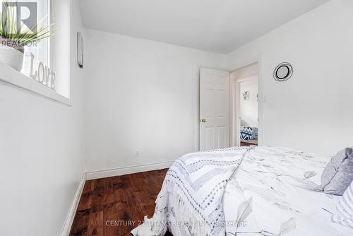 48 Rowallan Drive, Toronto, ON - Indoor Photo Showing Bedroom