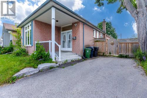 48 Rowallan Drive, Toronto, ON - Outdoor