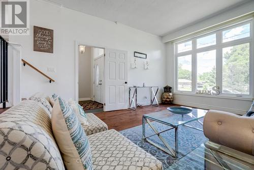 48 Rowallan Drive, Toronto, ON - Indoor Photo Showing Living Room