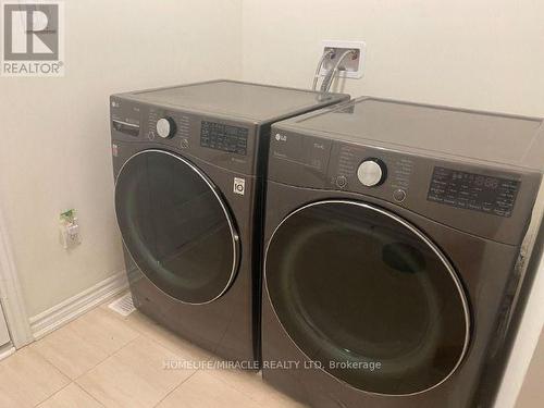 339 Okanagan Path, Oshawa, ON - Indoor Photo Showing Laundry Room