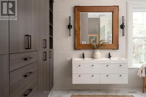 1488 Old School Road, Caledon, ON - Indoor Photo Showing Bathroom