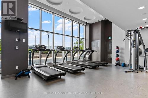 1304 - 2087 Fairview Street, Burlington, ON - Indoor Photo Showing Gym Room