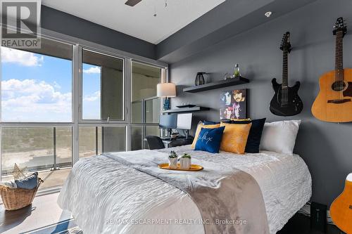 1304 - 2087 Fairview Street, Burlington (Freeman), ON - Indoor Photo Showing Bedroom