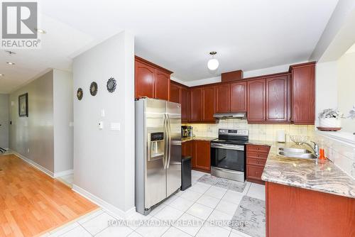 53 Everingham Circle, Brampton (Sandringham-Wellington), ON - Indoor Photo Showing Kitchen With Double Sink