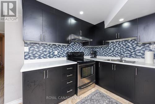 53 Everingham Circle, Brampton (Sandringham-Wellington), ON - Indoor Photo Showing Kitchen With Double Sink With Upgraded Kitchen