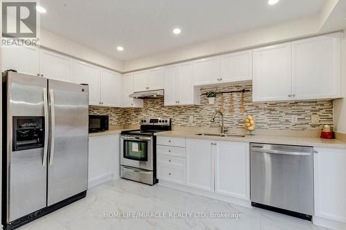 56 Summerdale Crescent, Brampton, ON - Indoor Photo Showing Kitchen With Double Sink With Upgraded Kitchen