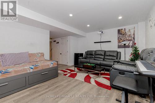 56 Summerdale Crescent, Brampton, ON - Indoor Photo Showing Living Room