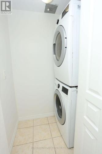 1705 - 220 Burnhamthorpe Road, Mississauga (City Centre), ON - Indoor Photo Showing Laundry Room