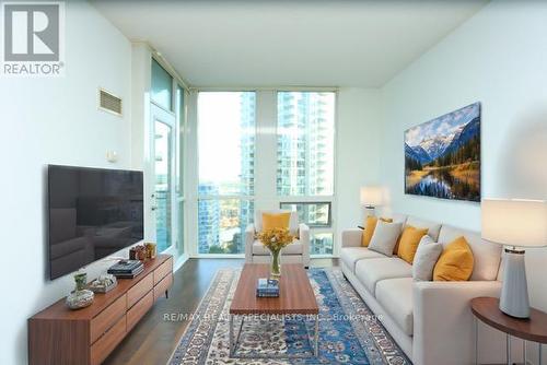 1705 - 220 Burnhamthorpe Road, Mississauga, ON - Indoor Photo Showing Living Room