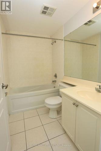 1705 - 220 Burnhamthorpe Road, Mississauga, ON - Indoor Photo Showing Bathroom