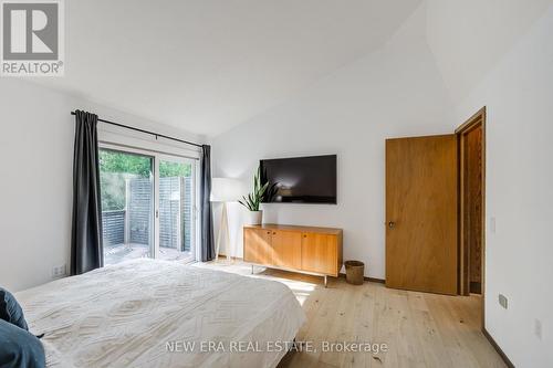 380 Parkside Drive, Hamilton (Waterdown), ON - Indoor Photo Showing Bedroom