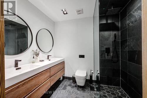 380 Parkside Drive, Hamilton (Waterdown), ON - Indoor Photo Showing Bathroom