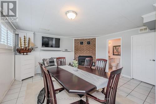 17 Ryan Avenue, Guelph, ON - Indoor Photo Showing Dining Room