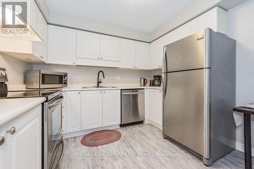 103 - 245 Queen Street W, Centre Wellington, ON - Indoor Photo Showing Kitchen