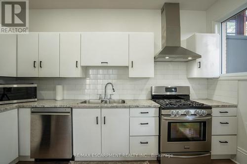 30 Bristol Street, Hamilton, ON - Indoor Photo Showing Kitchen With Double Sink With Upgraded Kitchen