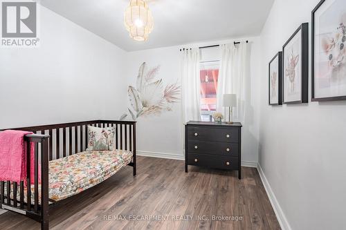 30 Bristol Street, Hamilton, ON - Indoor Photo Showing Bedroom