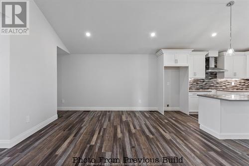 597 Keil Trail North, Chatham, ON - Indoor Photo Showing Kitchen