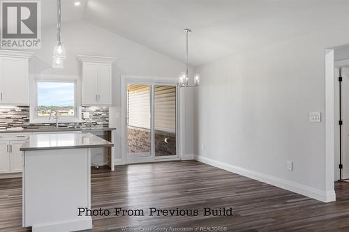 597 Keil Trail North, Chatham, ON - Indoor Photo Showing Kitchen With Double Sink With Upgraded Kitchen