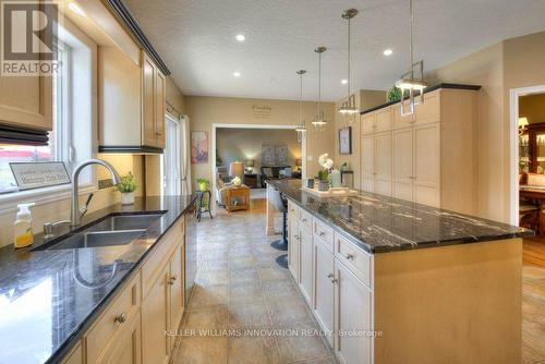 25 John Ross Court, Wilmot, ON - Indoor Photo Showing Kitchen With Double Sink With Upgraded Kitchen