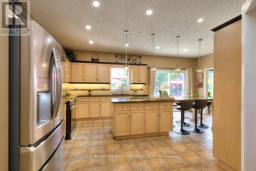 25 John Ross Court, Wilmot, ON - Indoor Photo Showing Kitchen