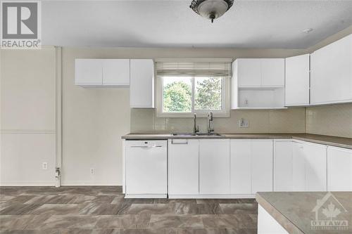 895 Meadow Lane Road, Ottawa, ON - Indoor Photo Showing Kitchen