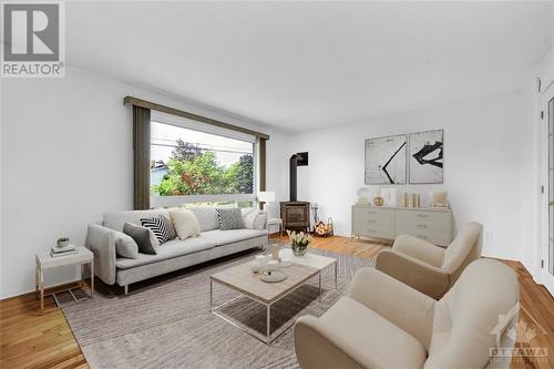 Virtually staged - 895 Meadow Lane Road, Ottawa, ON - Indoor Photo Showing Living Room