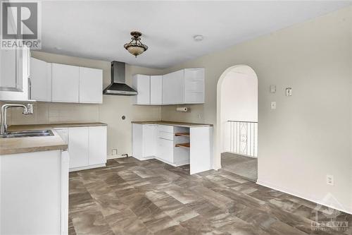 895 Meadow Lane Road, Ottawa, ON - Indoor Photo Showing Kitchen With Double Sink