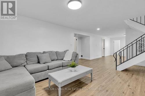 72 Lynngate Court, London, ON - Indoor Photo Showing Living Room