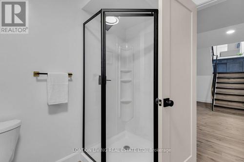 72 Lynngate Court, London, ON - Indoor Photo Showing Bathroom