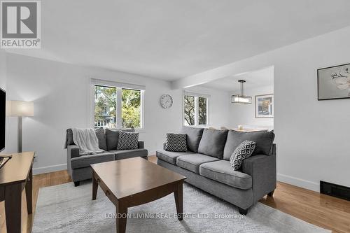 72 Lynngate Court, London, ON - Indoor Photo Showing Living Room