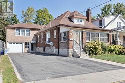 24 ELMWOOD PLACE  London, ON N6J 1J2