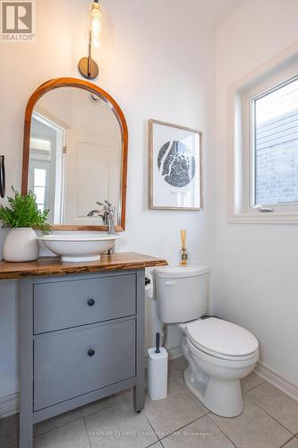 1485 Riverbend Road, London, ON - Indoor Photo Showing Bathroom