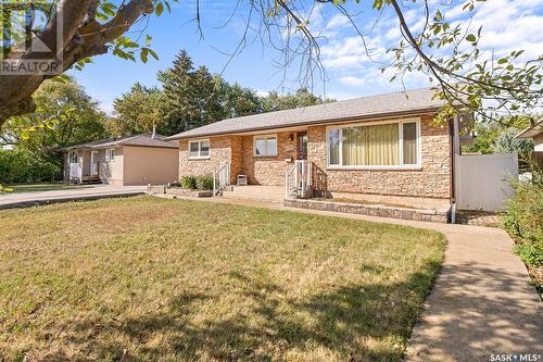 1106 Hastings Street, Moose Jaw, SK - Outdoor