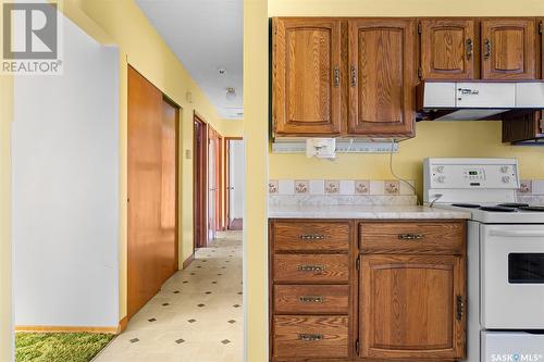 1106 Hastings Street, Moose Jaw, SK - Indoor Photo Showing Kitchen