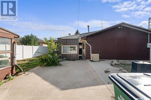 1106 Hastings Street, Moose Jaw, SK - Outdoor With Exterior