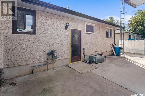 1106 Hastings Street, Moose Jaw, SK - Outdoor With Exterior