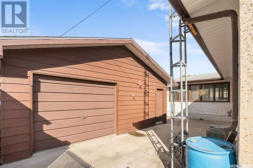 1106 Hastings Street, Moose Jaw, SK - Outdoor With Exterior