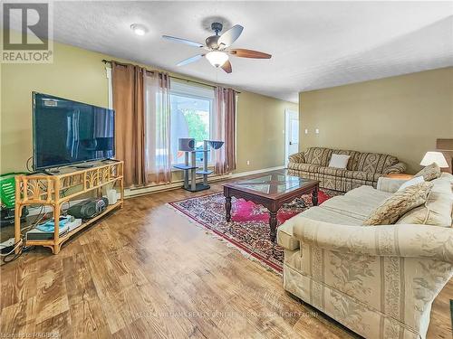 3162 Bruce Road 15, Kincardine, ON - Indoor Photo Showing Living Room