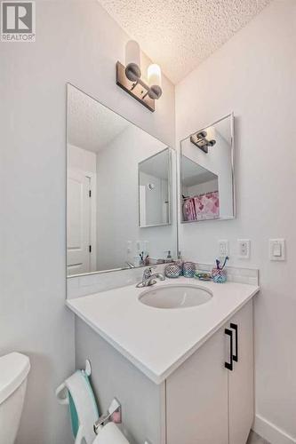 114 Midgrove Greenway Sw, Airdrie, AB - Indoor Photo Showing Bathroom