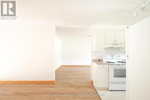 5 Deane Street, Kawartha Lakes (Omemee), ON - Indoor Photo Showing Kitchen