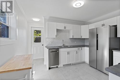 9 St. Michael'S Avenue, St. John'S, NL - Indoor Photo Showing Kitchen