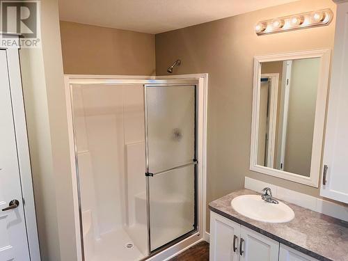 1500 Neimi Road Unit# 37, Christina Lake, BC - Indoor Photo Showing Bathroom