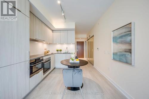 816 - 15 Queens Quay E, Toronto (Waterfront Communities), ON - Indoor Photo Showing Kitchen