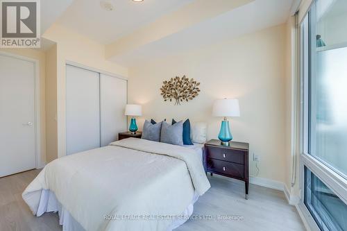 816 - 15 Queens Quay E, Toronto (Waterfront Communities), ON - Indoor Photo Showing Bedroom