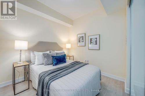 816 - 15 Queens Quay E, Toronto (Waterfront Communities), ON - Indoor Photo Showing Bedroom